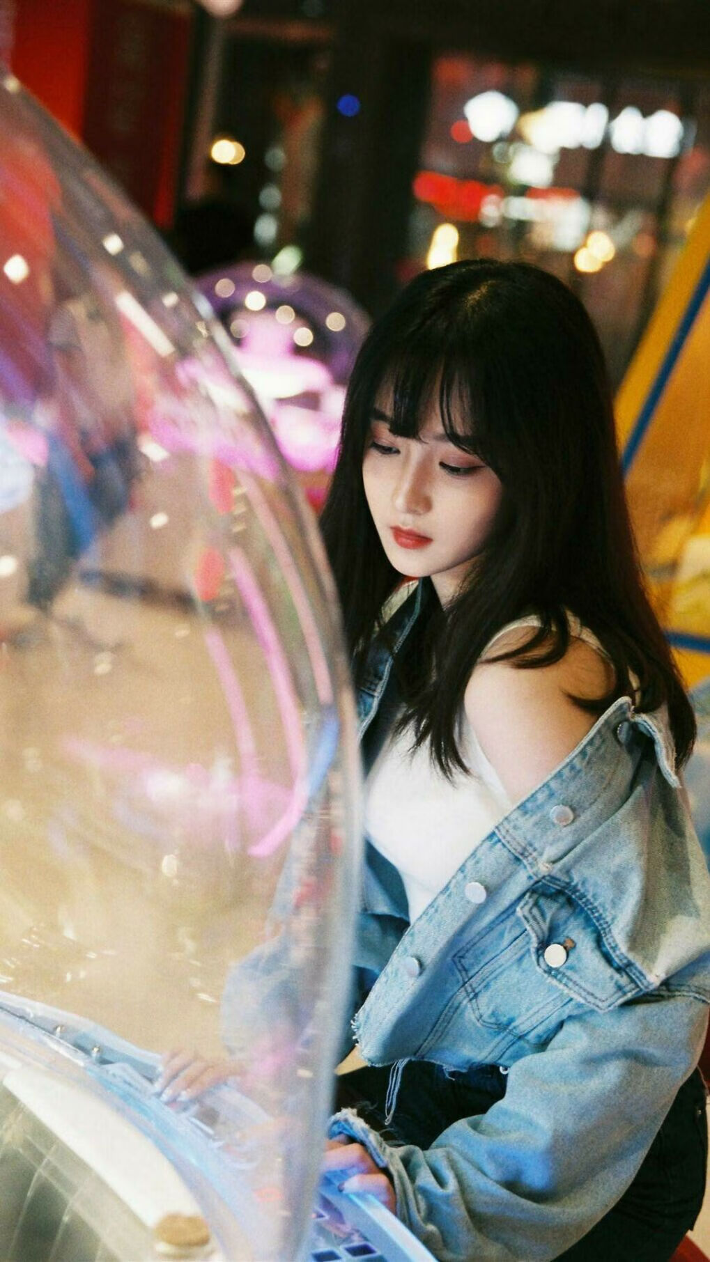 篮球公益课走进山区学校为孩子们带来全新体育体验，篮球公益活动